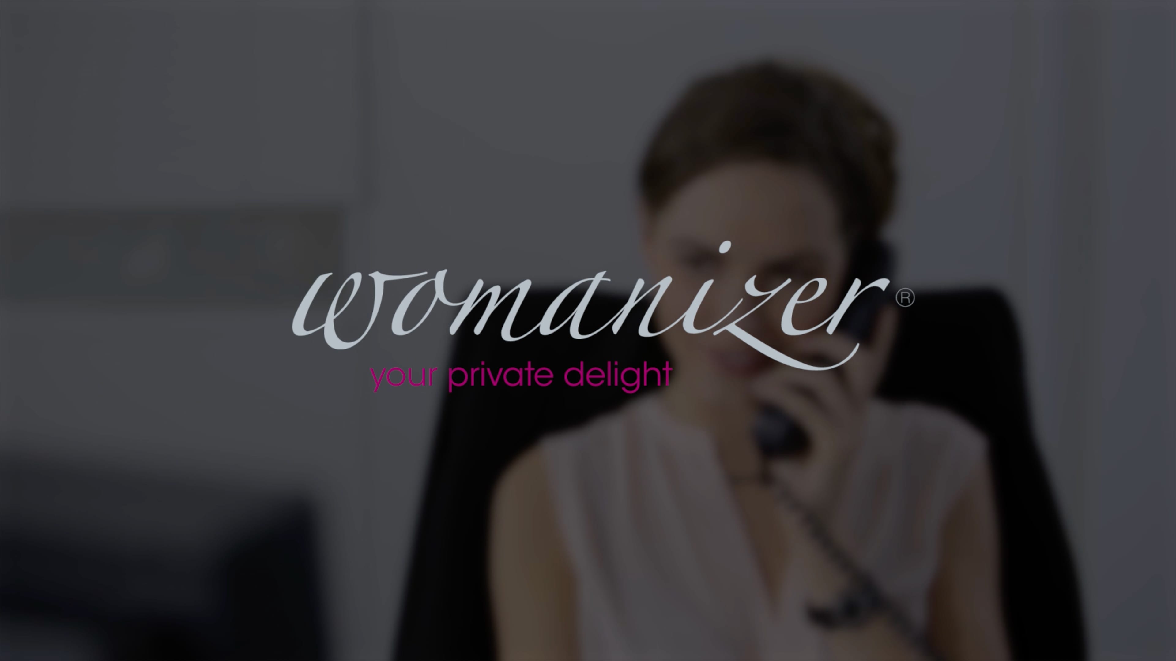 Womanizer Logo mit einer Frau als underlay