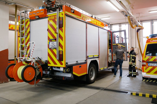 bb_feki_teaser_02.jpg York steigt in ein Feuerwehrauto