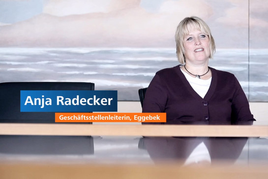 bb_versprochenvrb_teaser_03.jpg Porträt von Anja Radecker