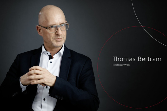 bb_ttp-themenclips_teaser_04.jpg Standbild von Thomas Bertram im Interview