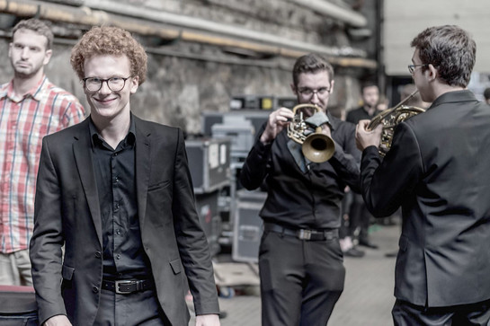 bb_orchester30_teaser_04.jpg Drei Musiker eines Orchesters