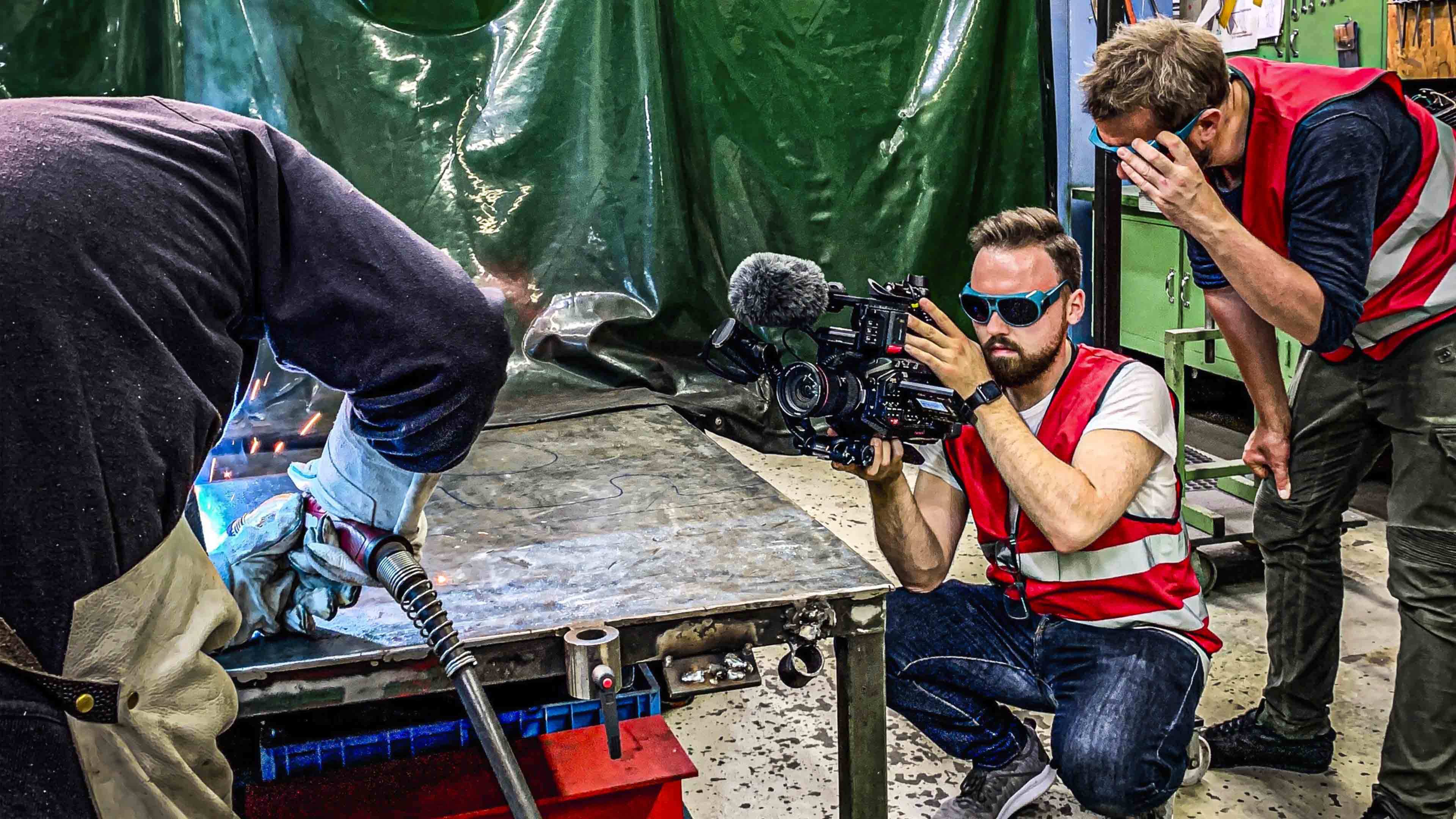 Für Imagevideo die Türen geöffnet ALDRA Fenster und Türen GmbH
