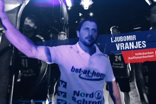 Ljubomir Vranjes läuft in die Halle ein