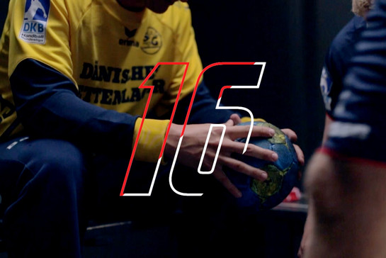 Ein Handballspieler trägt ein gelbes Trikot