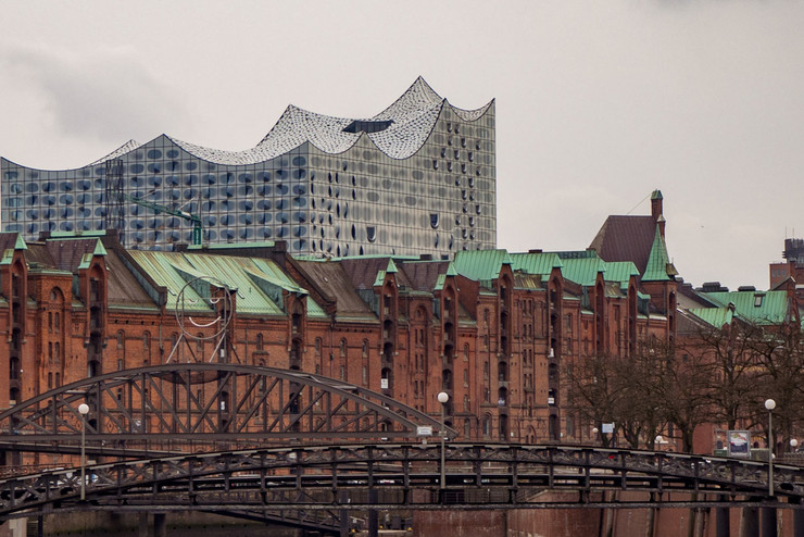 Blick auf die Elbphilharmonie in Hamburg
